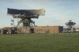 RX12874 Passive Detection receive only head, Type 84 in background (photo - Neatishead Air Defence Museum)